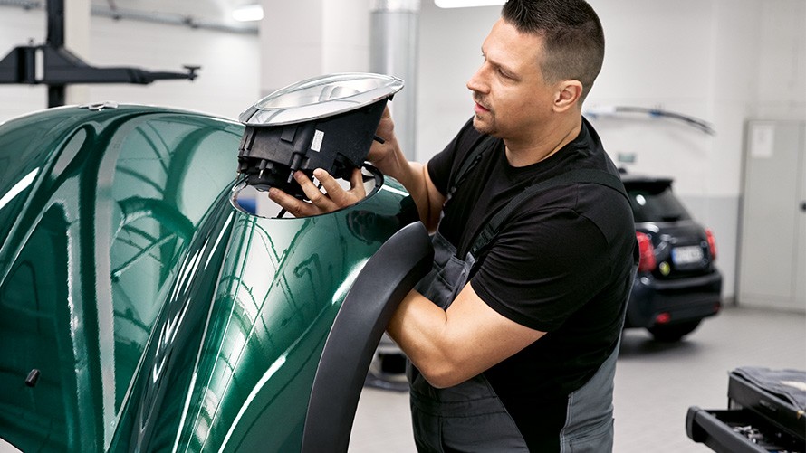 MINI originele reparatieservices - MINI pechhulp 24/7. MINI originele reparatieservices - MINI pechhulp 24/7.